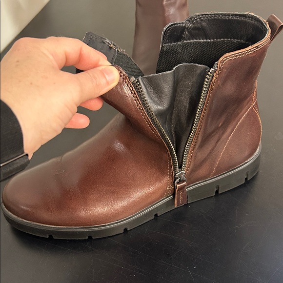 Ecco Women's Brown Leather Ankle Boots - Picture 3 of 7
